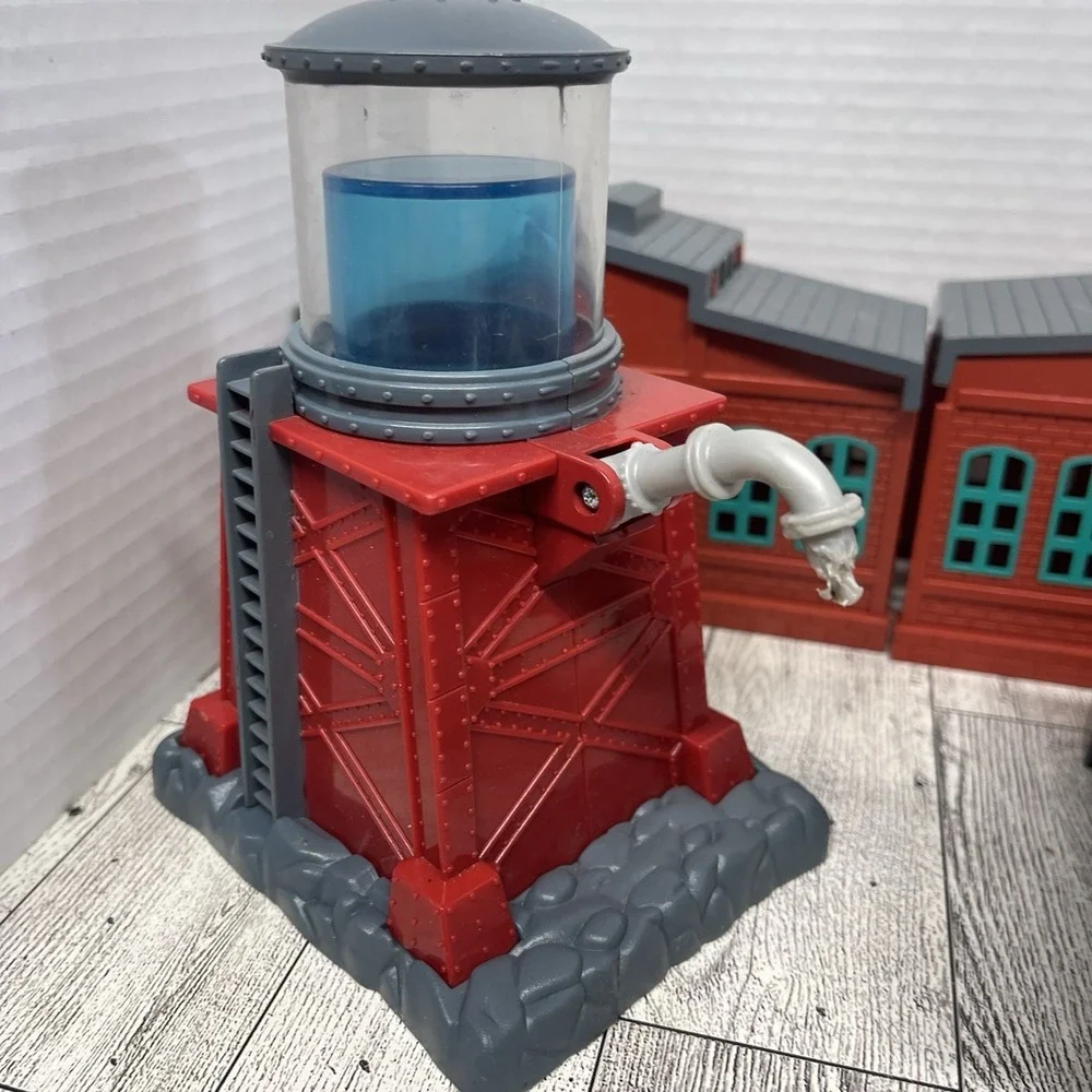 Thomas & Friends TrackMaster Buildings Lot - Water Tower, Footbridge, Sheds